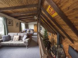 Adventure Lodge Motel, hotel in National Park