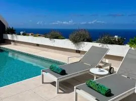 Villa de lujo con piscina y vistas impresionantes