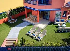 Meloneras beach detached house with BBQ and garden