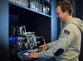 Holiday Inn - the niu, Fender Amsterdam