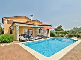 Schöne Ferienvilla Morena Mit Pool