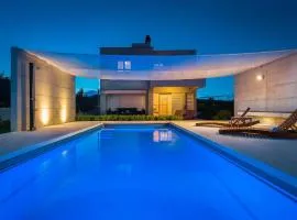 Ferienhaus In Dugopolje Mit Beheiztem Pool