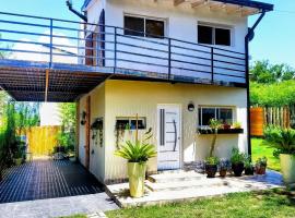 Cabaña Los Pinos, hotel en Villa Icho Cruz