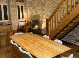 Duplex de charme Quimpérois Place Saint-Corentin，位于坎佩尔的酒店