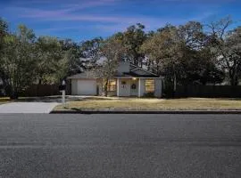 Howdy Hang Out - Cozy, Cute and Comfortable House! home