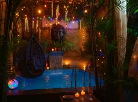 Urban homestay volcastay, hotel with hot tubs in Zirakpur