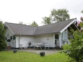 6 person holiday home in Dronningmølle-By Traum