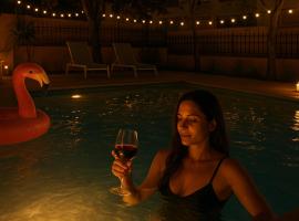 Heated Pool Villa in Thessaloniki - Urban Oasis, hotel in Thessaloniki