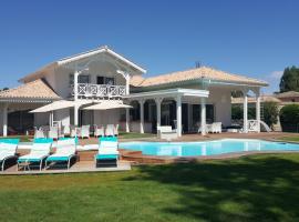 Villa BORA BORA, hôtel à Gujan-Mestras près de : Golf de Gujan-Mestras