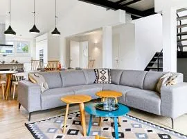 Holiday Home Seeufer Lodge by Interhome