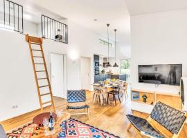Holiday Home Freier Feldblick mit Hottub by Interhome, hotel em Lembruch