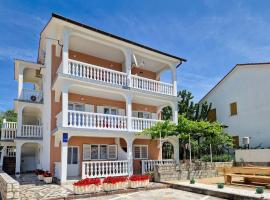 Apartment Zora-4 by Interhome，位于洛帕的酒店