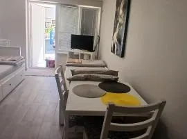 Студио за двама в центъра на град Бургас