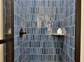 Modern Studio for 4 Near Killington with Fireplace, Summer Pool & EV Charger