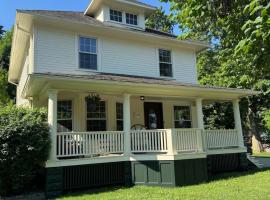 The Railway Retreat - Downtown Sylvania, ξενοδοχείο σε Sylvania