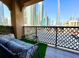 Burj Khalifa View 2 Bed Luxury Apartment