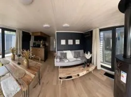 Stilvolles Hausboot Enjoy Woma D13