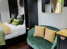 Stacey's Mini Hideaway, hotel a Hillcrest