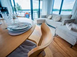 Luxurious Houseboat Pina