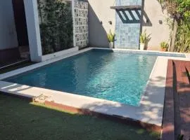Casa moderna com piscina e edicula em Ciudad Del Este PY