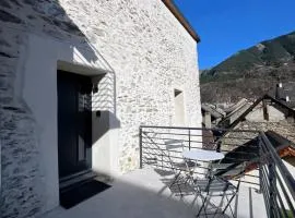 Le Vieux Bourg Apartment 3, Modern 2 bedroom Apartment