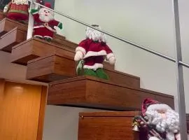 Spacious ensuite and lounge with ping pong table - Perfect to rest near the beach