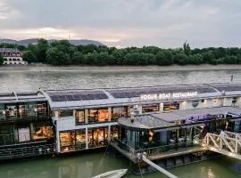 Vogue Boat Apartments