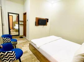 Rehaish Inn, hoster&iacute;a en Karachi