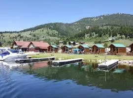 Beautiful Lakefront Cabin with Stunning Sights in Montana