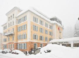 Edelweiss Swiss Quality Hotel, hotel con tinas de hidromasaje en Sils-Maria