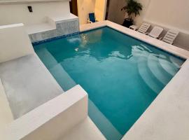 The Mermaid and The Pearl Boutique Hotel, B&B in Isla Mujeres