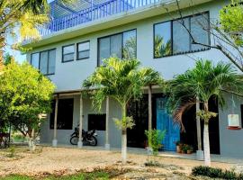 The Blue Eco Lodge, hotel in Valladolid