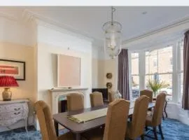No 4 Whitby Holiday House 8 Adult and 2 Children