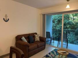 Stunning 2 Bedroom Apartment in Punta Esmeralda , Costa Rica, ξενοδοχείο σε Punta Leona
