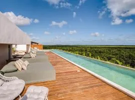 Divine 2BR with Beach Access Gym Fast WiFi