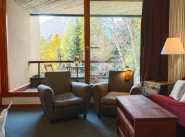 Hostdomus - Design Suite R10, ξενοδοχείο σε San Sicario