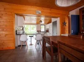 petite maison avec grand jardin clos