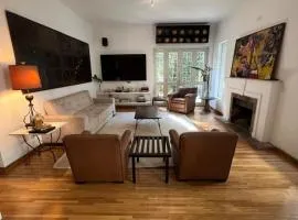 Charmosa casa 4 suítes no Jd Europa