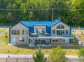 Mer et Mont 1223: Spa & River Views Near Le Massif