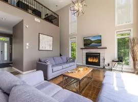 Phoenix 75: River view, Spa and Pool Table