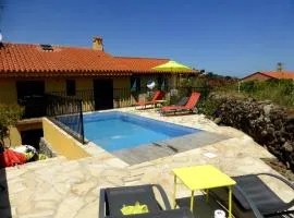 8COL12 Villa de caractère avec piscine privée