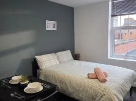 Cozy Urban Studio Steps from Wolverhampton Centre Appt 10