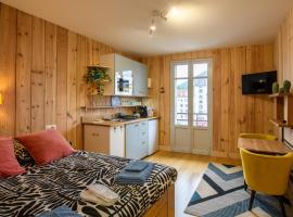 Le Chalet du sanctuaire vue sur le Gave de Pau, hotel a Lourdes