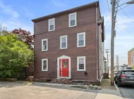 Magnolia Portside Whole 4BR Home on Thames St