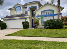 Spacious Disney Retreat Lake View Private Pool、Pittsburgのホテル