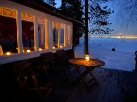 Metsäpirtti merenrannalla