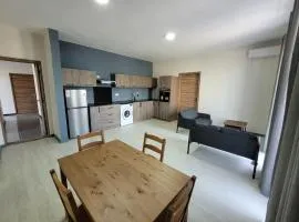 2 Bed 9 mins walk from beach