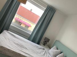 Wohnen bei frau tinz - Apartment - Bahnhof- und Zentrumsnähe, hotel v destinaci Neunkirchen