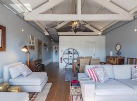 Oporto LightHouse Apartment by DA'HOME