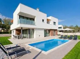 Designvilla Mit Dachterrasse Und Panoramablick